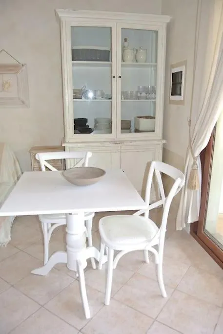 Holiday home Villetta Trilocale Immersa Nel Verde Con Spazio Esterno San Pasquale